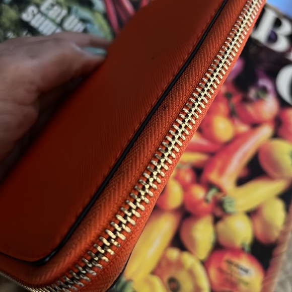 MICHAEL KORS JET SET ZIP AROUND WALLET/WRISTLET in POPPY - Picture 6 of 13